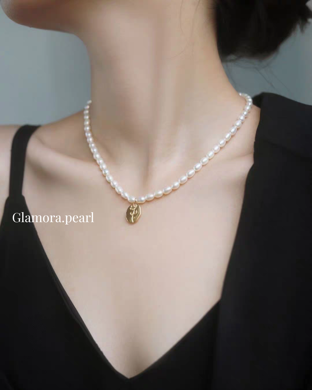 N01 สร้อยคอไข่มุกแท้ รุ่น Golden Petal พร้อมกล่อง  ตัวจี้เงินแท้ S925 ชุปทอง14k