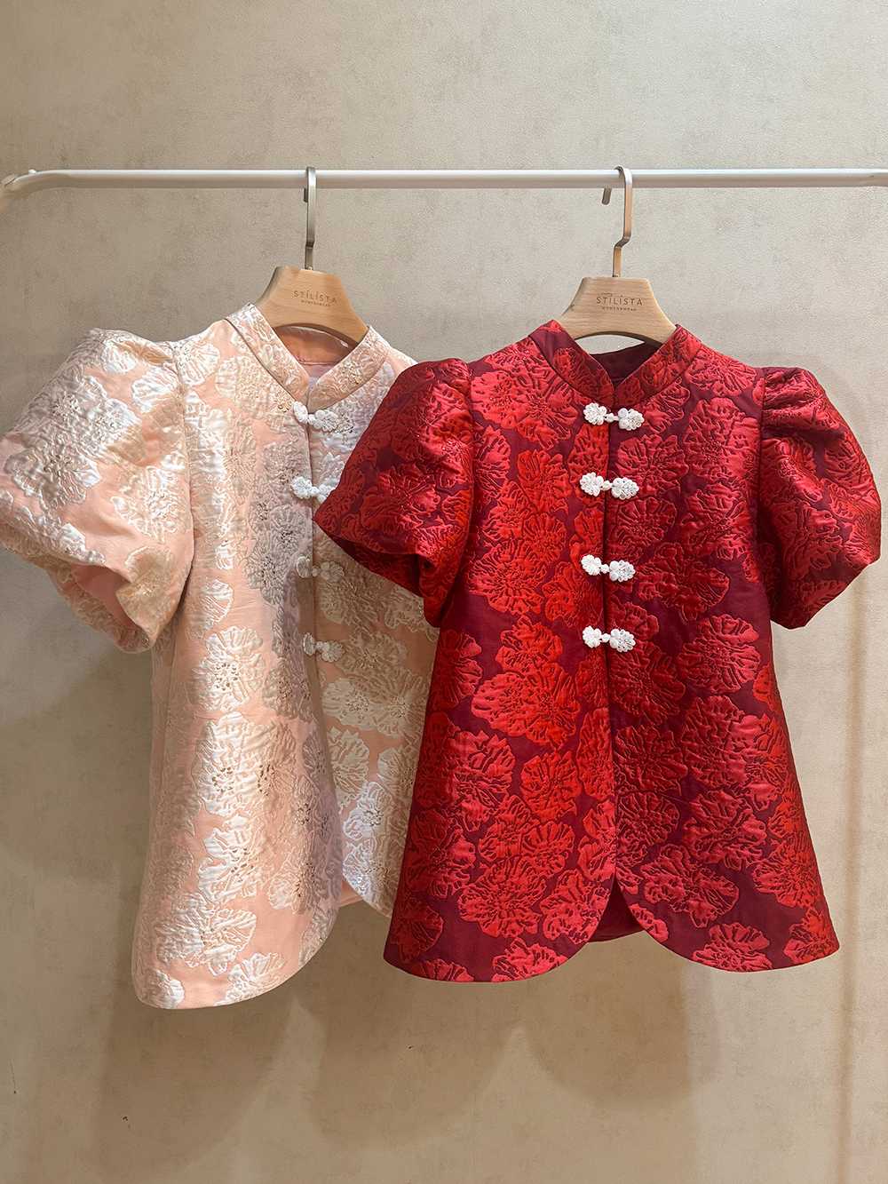 MEI LI TOP - เสื้อคอจีนแขนบอลลูนสั้น