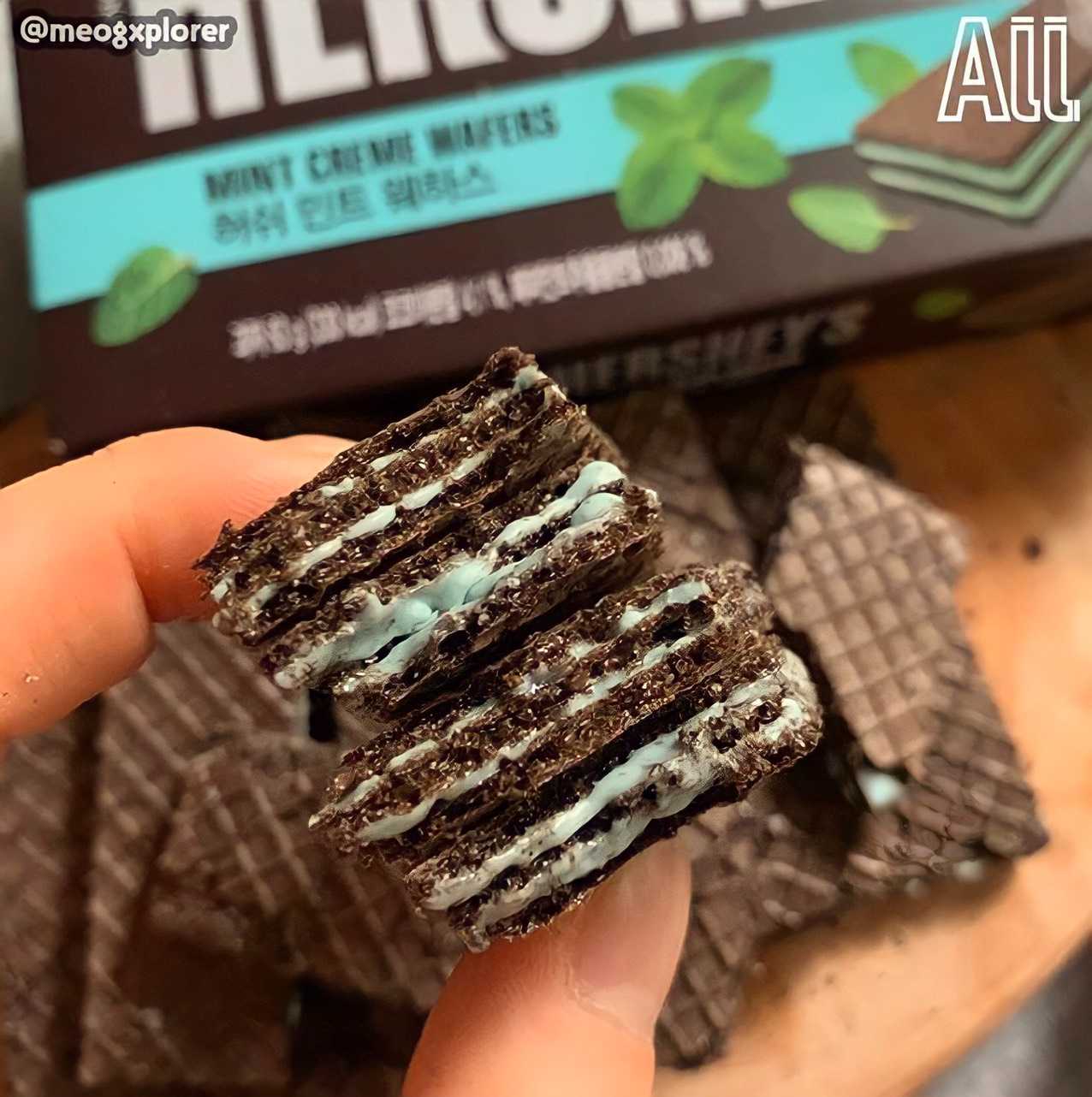 3 กล่อง 100฿ Hershey's Mint Chocolate เวเฟอร์เฮอร์ชี่ย์ไส้ครีมมิ้นต์ หมดอายุ 20/7/65