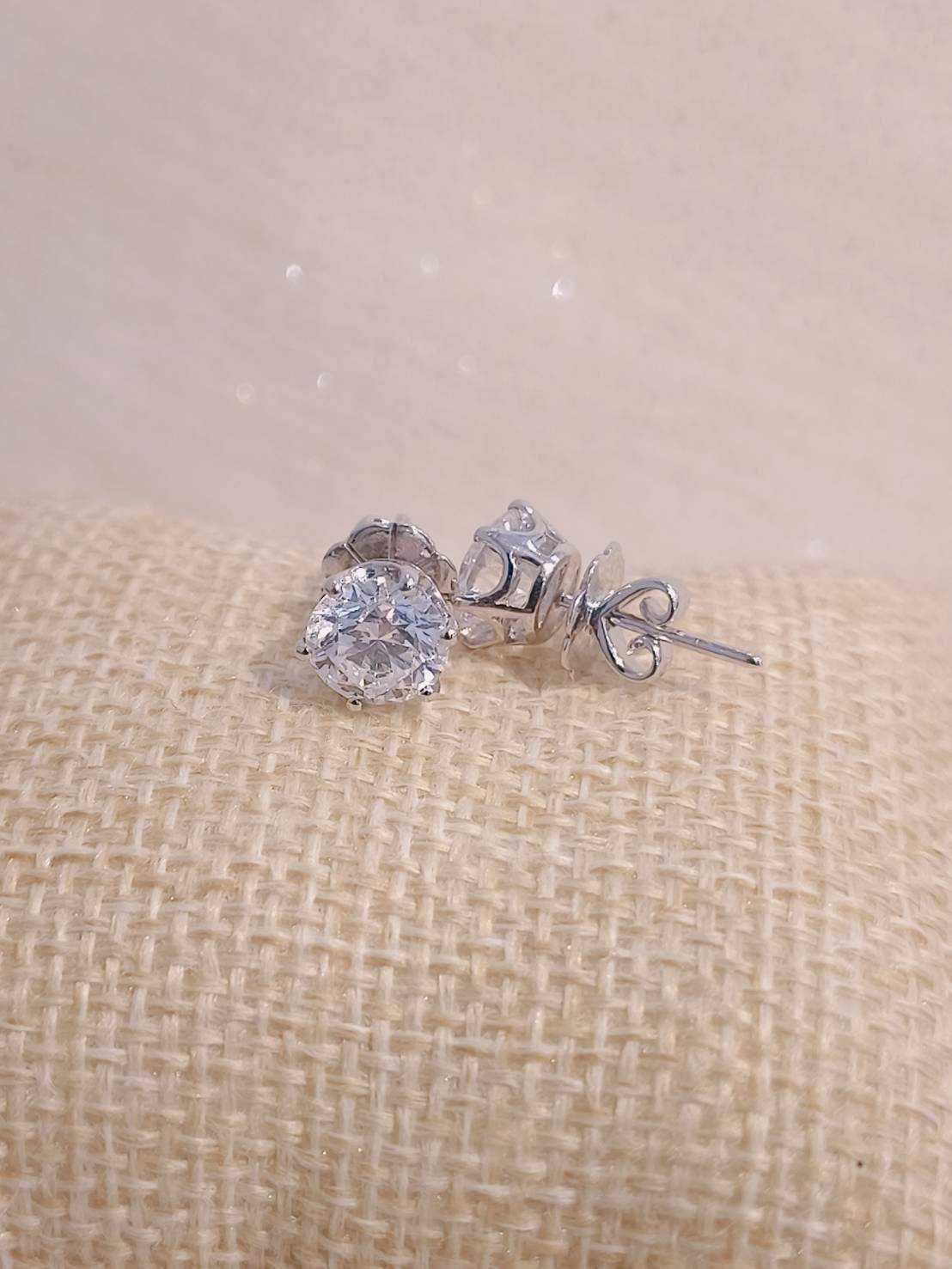 ต่างหูเม็ดเดี่ยว D 2.0/2.01ct (925) 