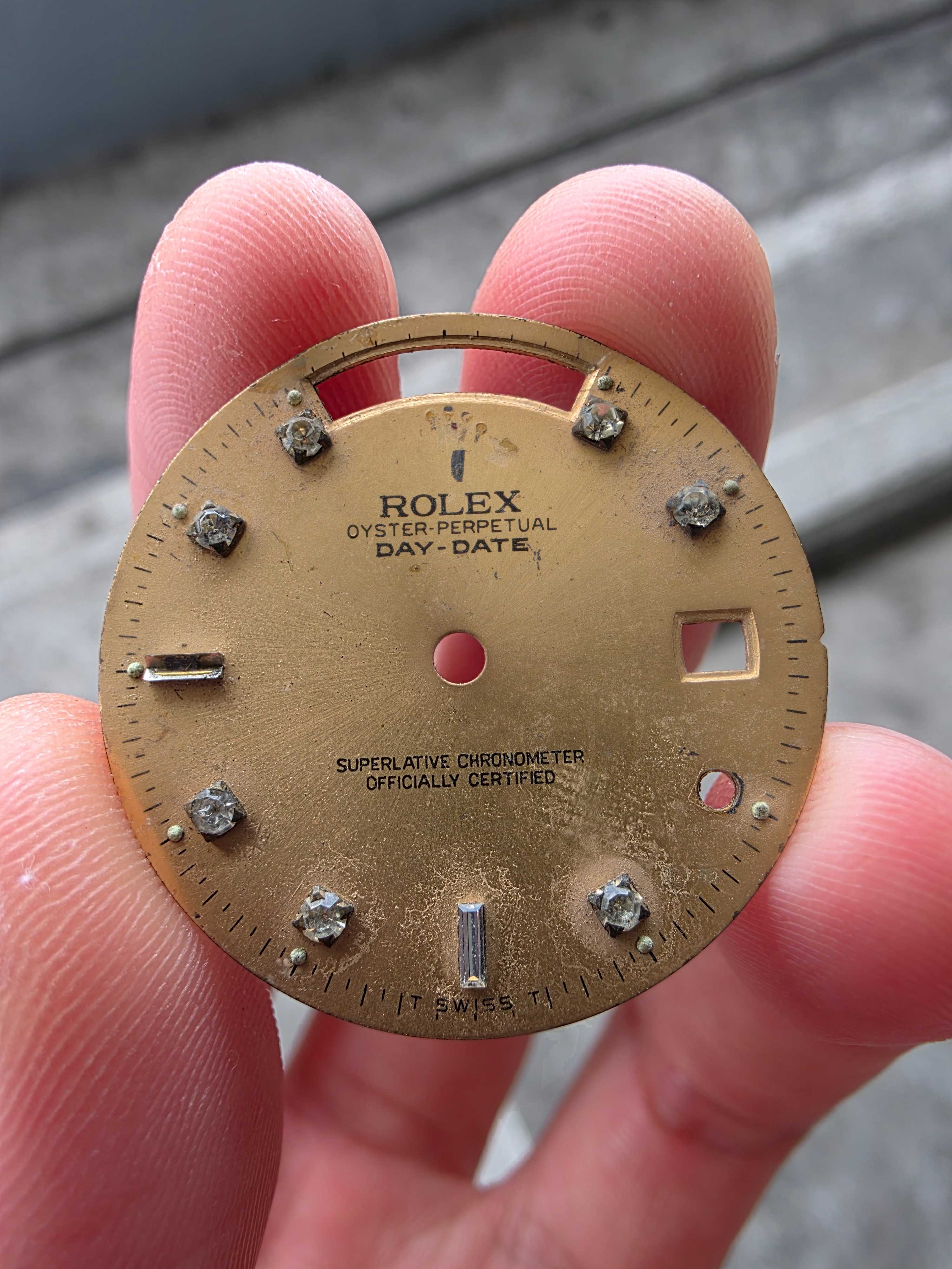 หน้าปัด นาฬิกา ยี่ห้อ ROLEX  DAY DATE สวยเก่าเก็บ หายาก สีทอง ขายตามสภาพ พร้อมส่ง