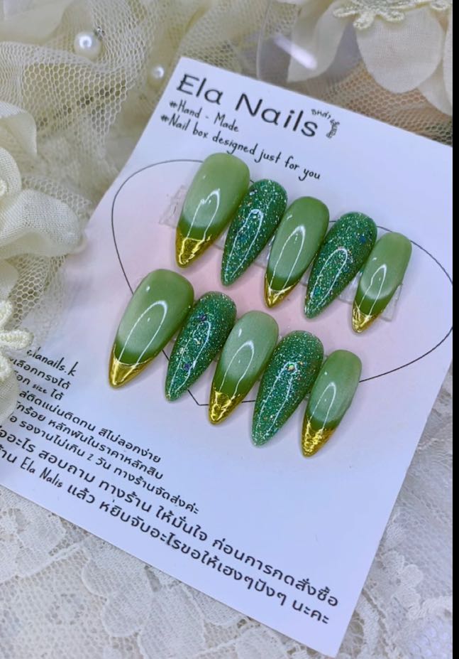 เล็บเจล สีเขียวลูกแก้วขัดปลายทอง + กริตเตอร์