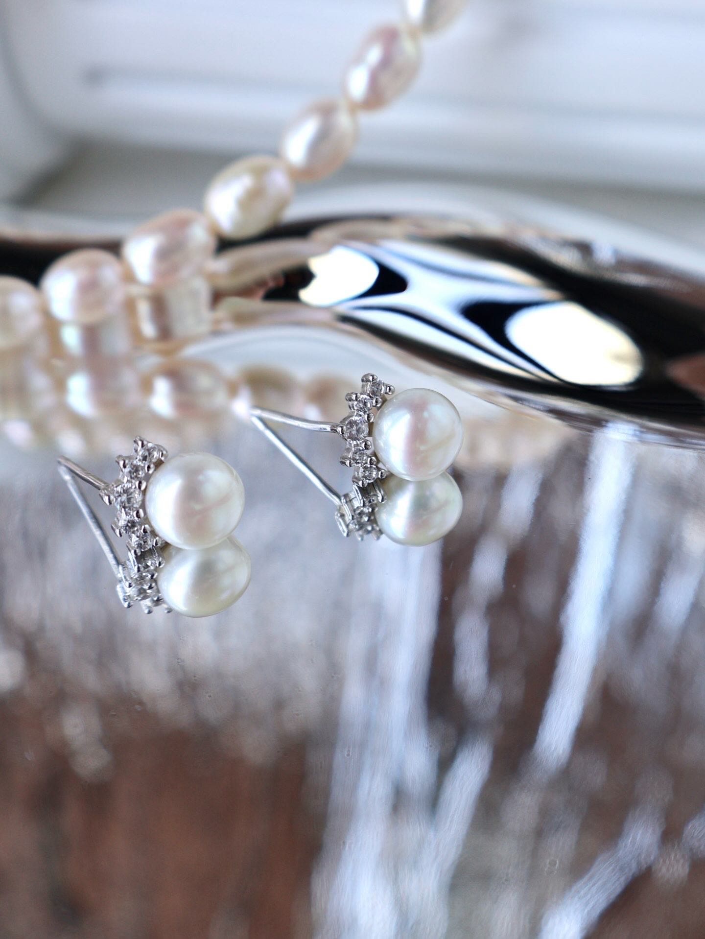 E20 ต่างหูไข่มุกแท้ เกรด6A  7-8mmรุ่น Crown Stud Earring