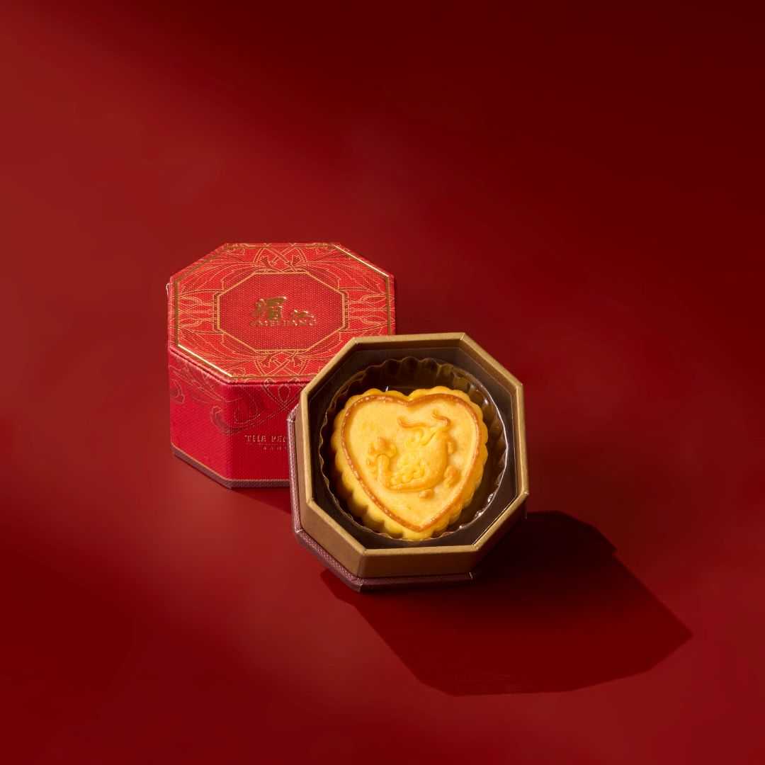 Egg Custard Mooncake One Piece Box Heart (แบบกล่อง 1 ชิ้น)