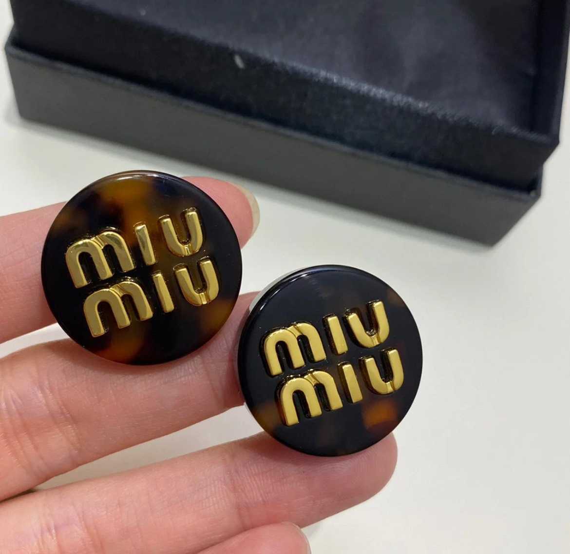 MIUMIU TURTLE ACRYLIC EARRINGS
