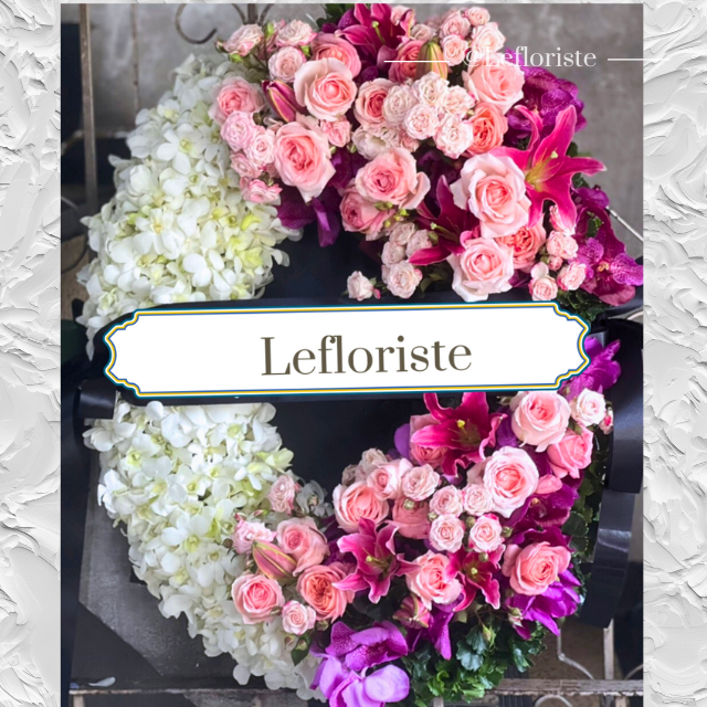 พวงหรีดดอกไม้สด Elegant Tribute 16