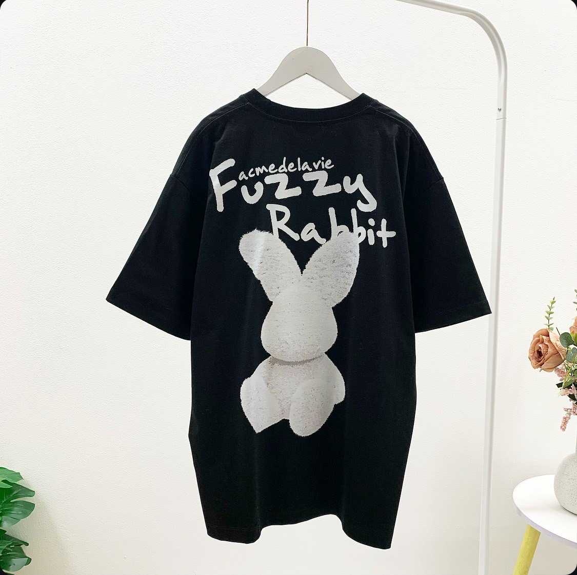 พร้อมส่ง ADLV Fuzzy Rabbit T-Shirt (Black)