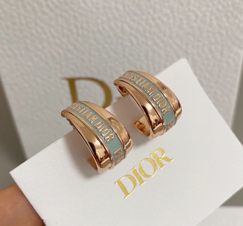 ต่างหู Dior สีมิ้นสวยมากกก