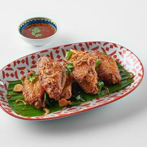 ปีกไก่ทอด • Deep Fried Chicken Wings