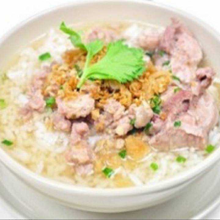 ข้าวต้มหมู หรือไก่  Rice Soup with Pork or Chicken