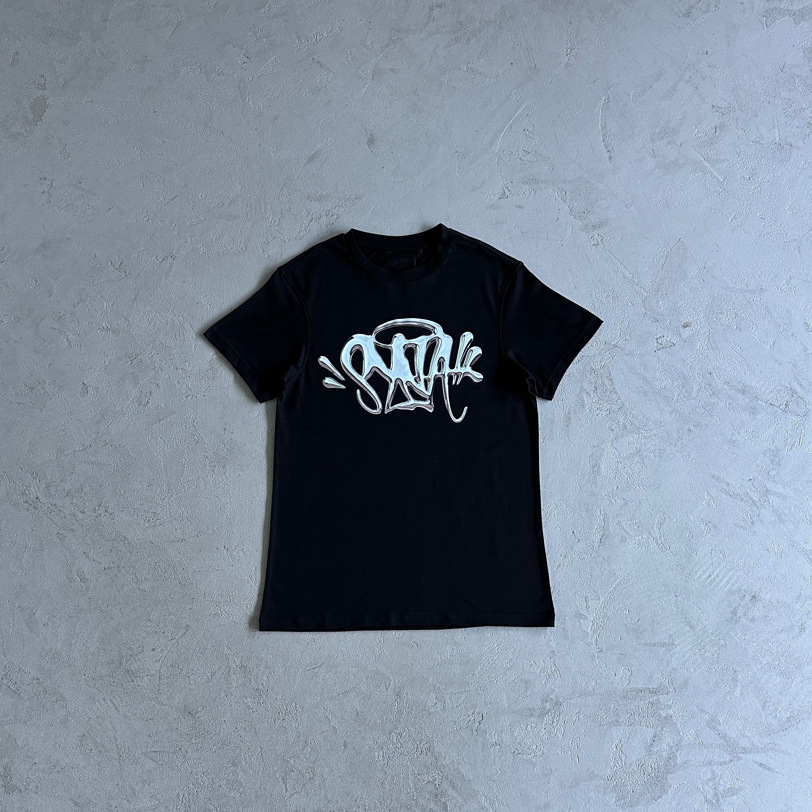 SYNA WORLD CHROME T-SHIRT - BLACK/SILVER