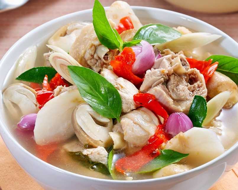 ต้มยำไก่ Tom Yum chicken