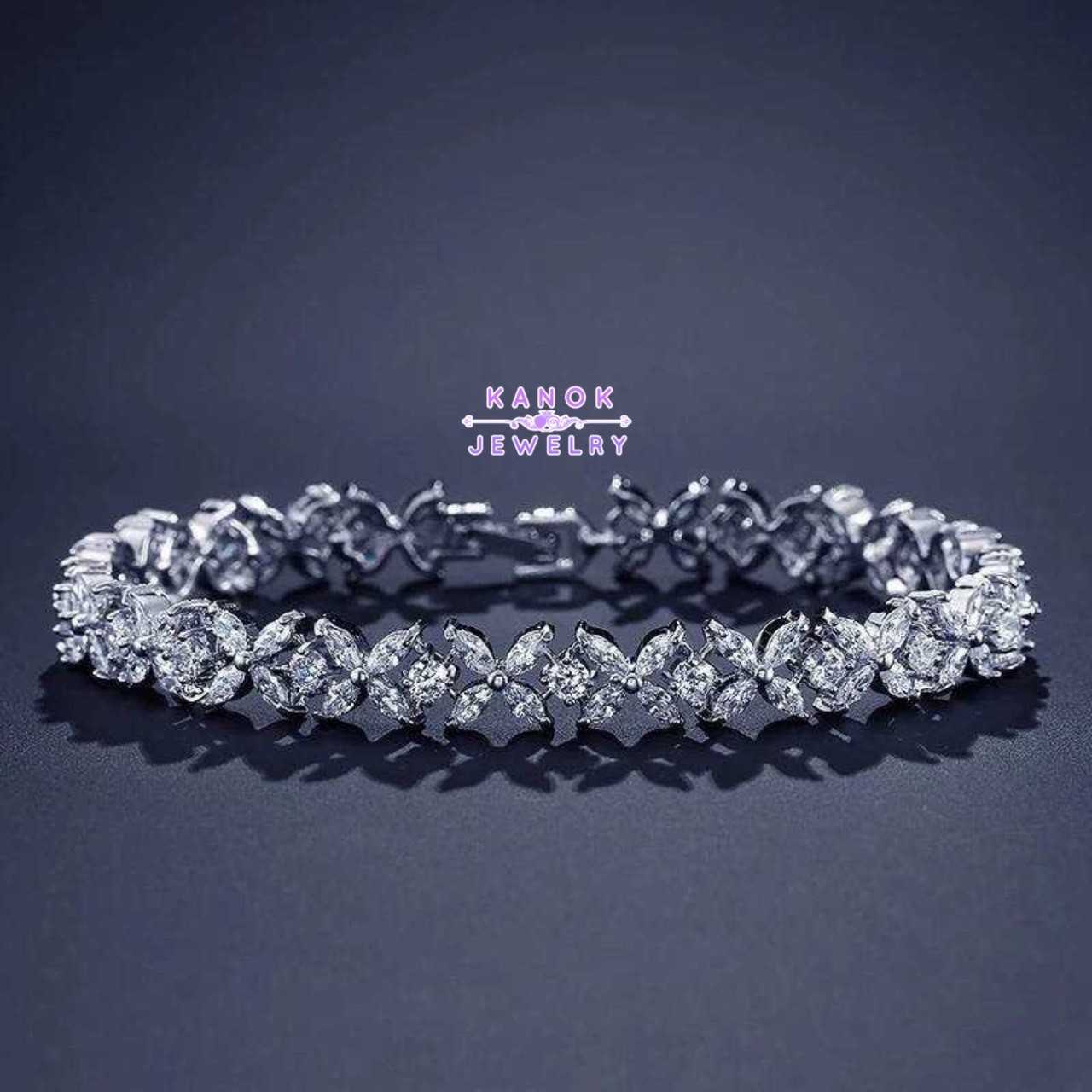 Kanok Jewelry /สร้อยข้อมือประดับเพชรสังเคราะห์ CZ  / จัดส่งฟรี EMS /B007