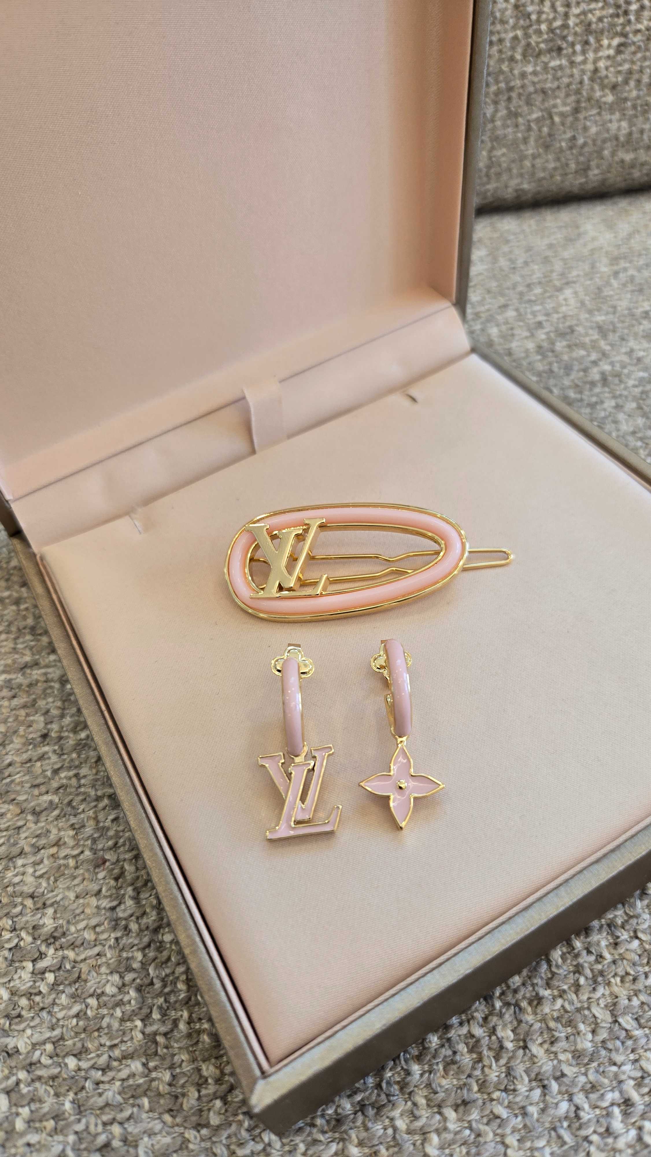 กิ๊บ+ต่างหู LV ชมพู