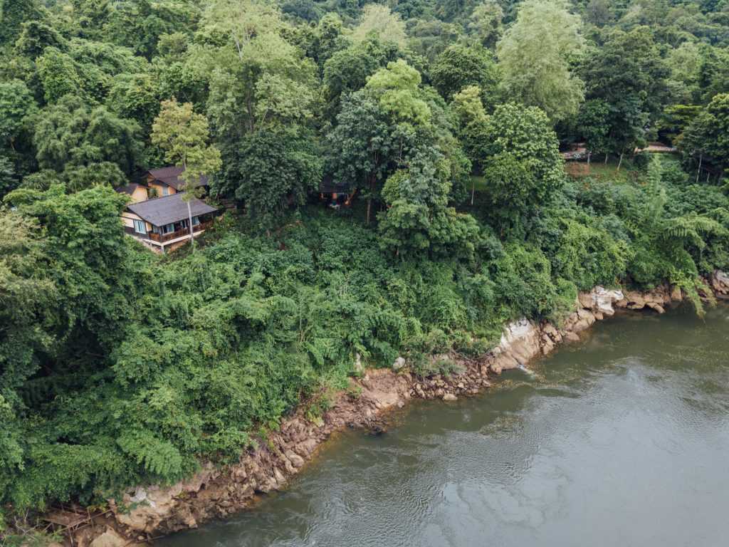 Home Phutoey River Kwai Kanchanaburi กาญจนบุรี ห้อง Superior พร้อมอาหารเช้า 2 ท่าน