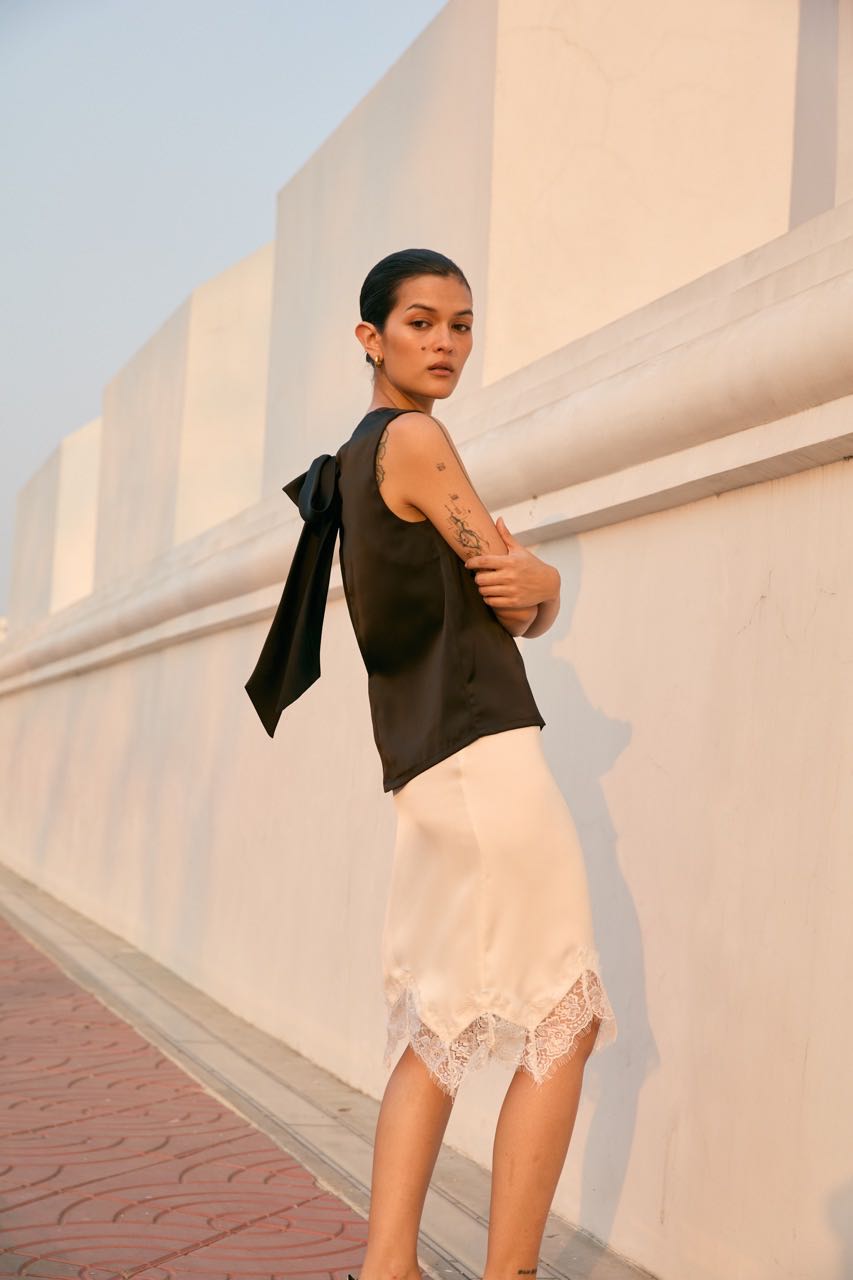 AIMER - Top With Back Bow