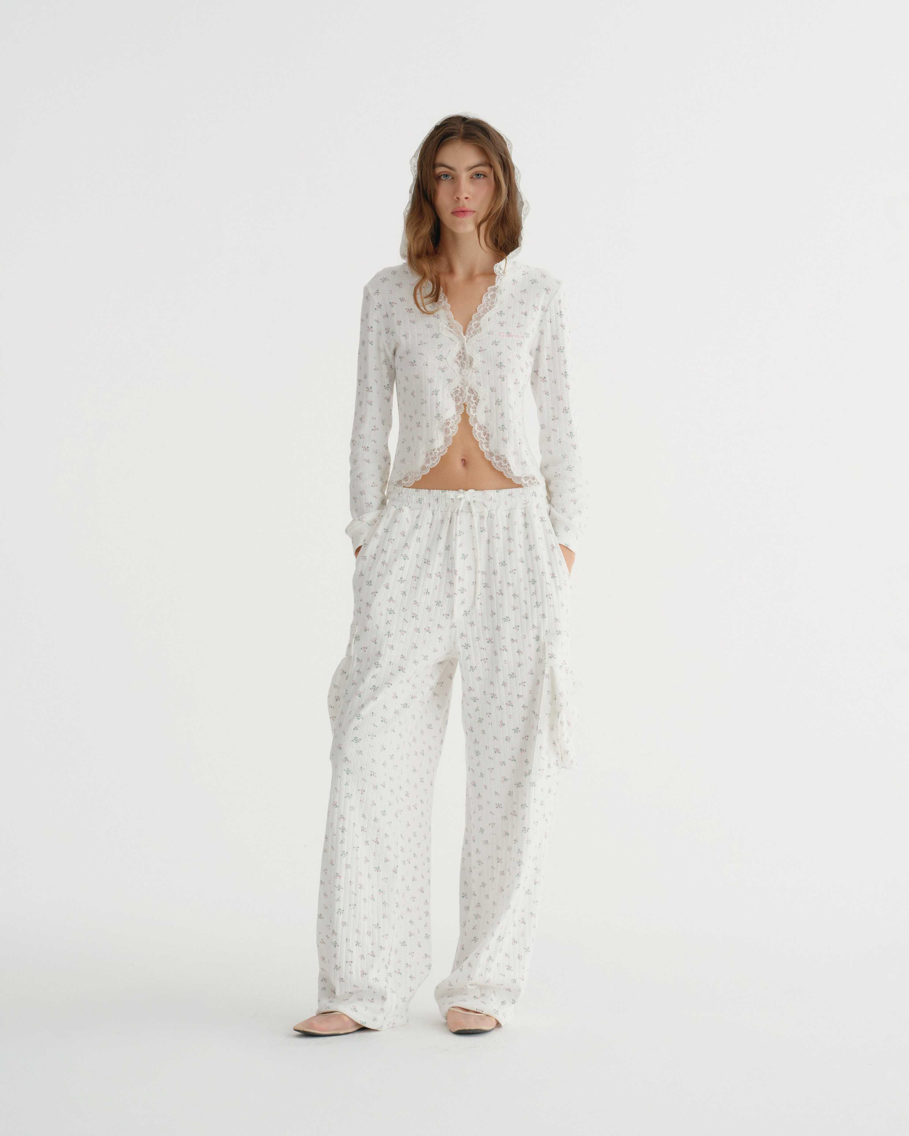EYELET CARGO PANTS (WHITE)