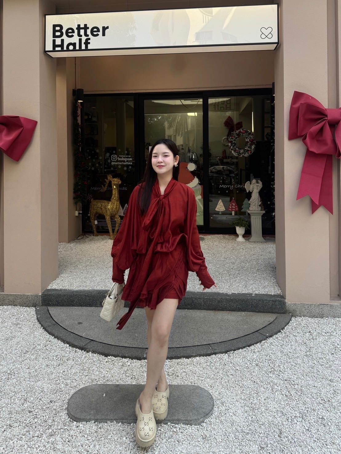 M248 : OMG bow dress