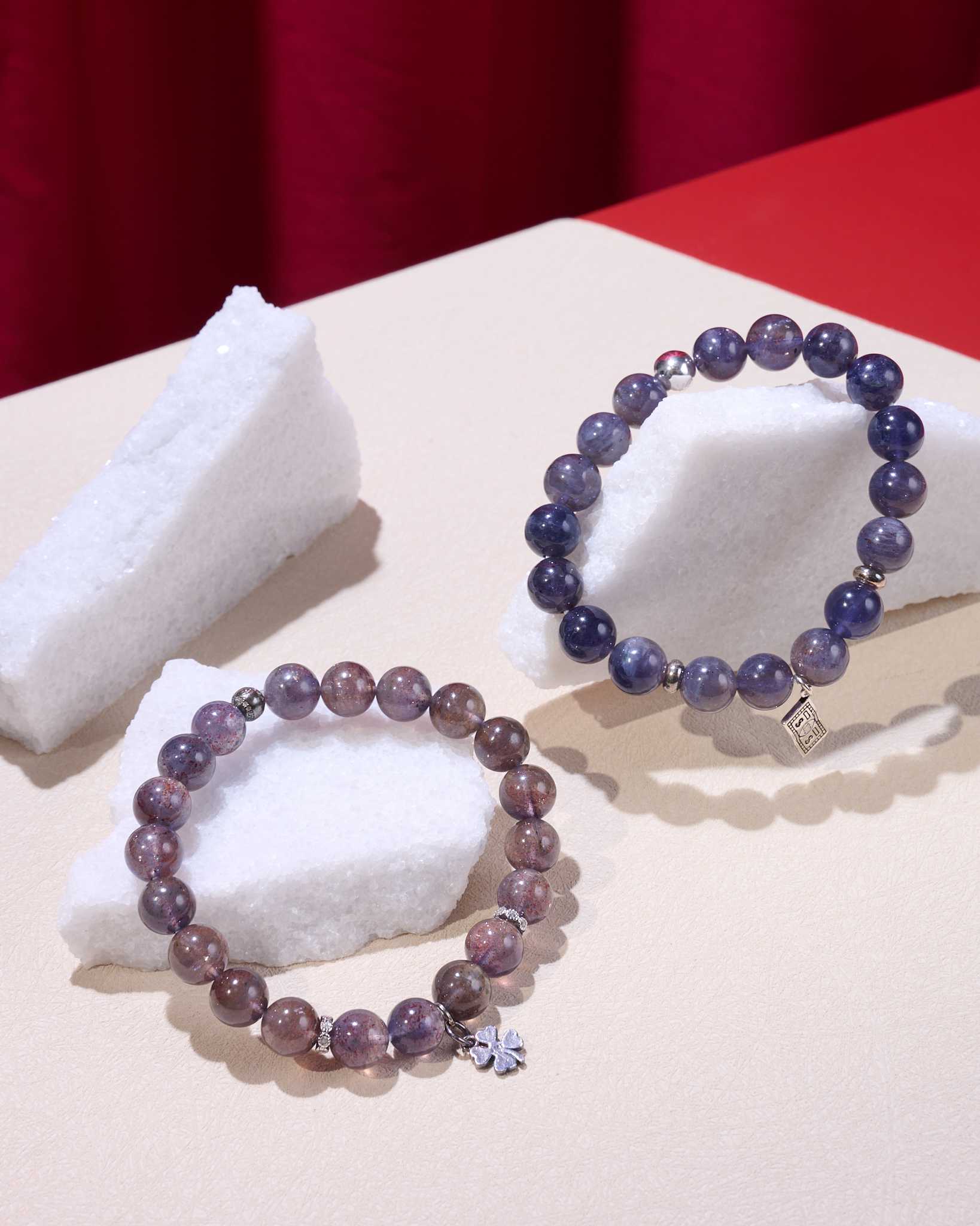 🔮 Iolite (ไอโอไลต์): อัญมณีแห่งทิศทางและเข็มทิศนำทางชีวิต