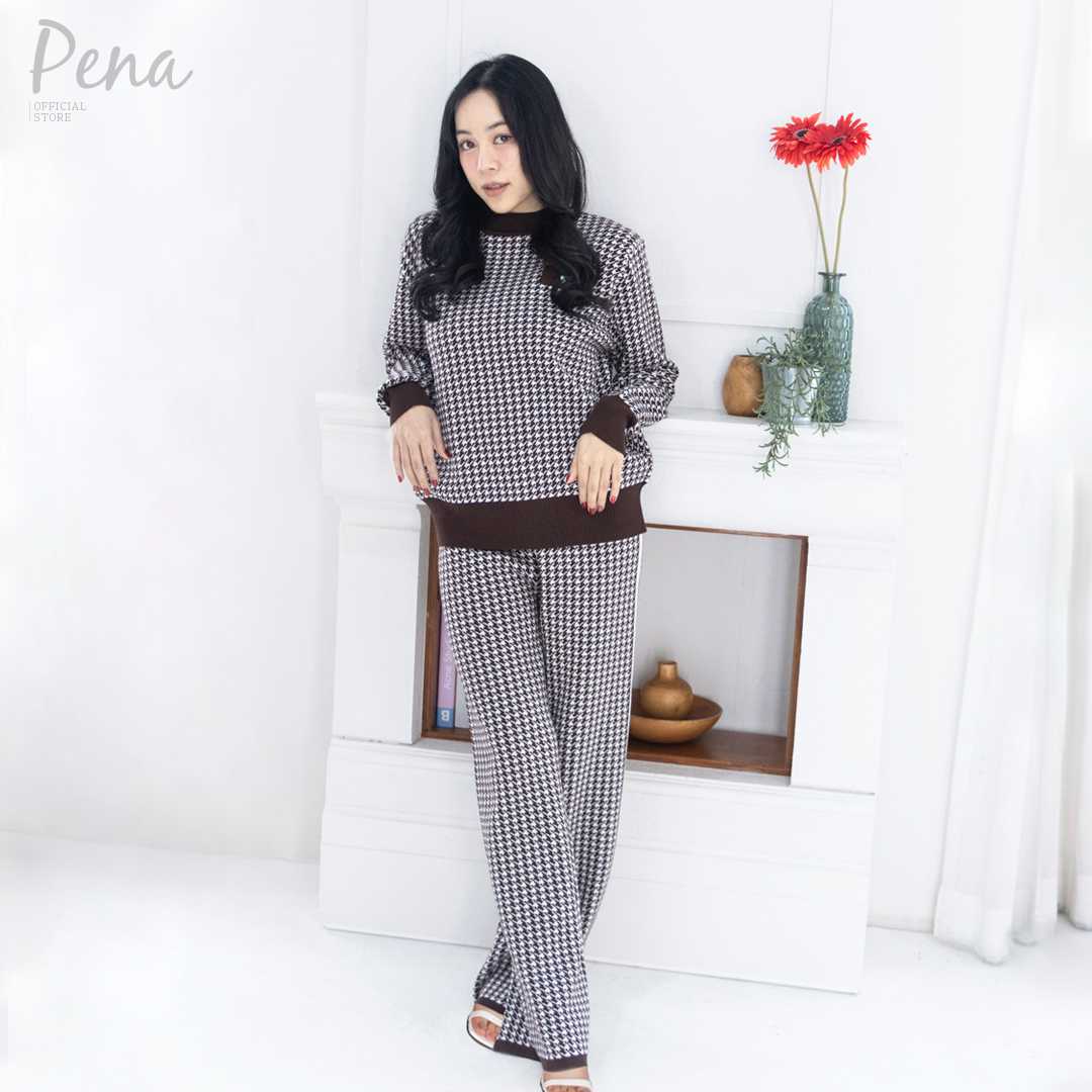 Pena house ชุดเซตนิตแวร์ (Knitwear)เสื้อแขนยาว และกางเกงขายาว PWLW112404