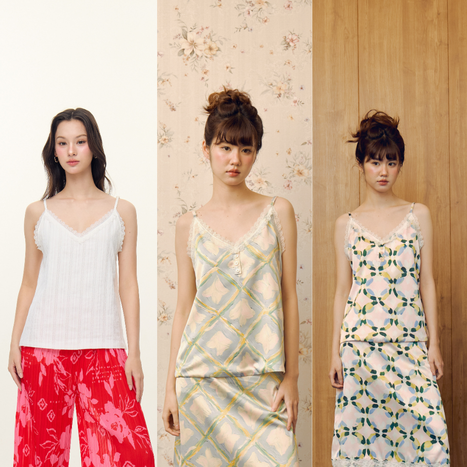 Aunchadabrand - Silvia top เสื้อสายเดี่ยวซาตินพิมพ์ลายแต่งลูกไม้