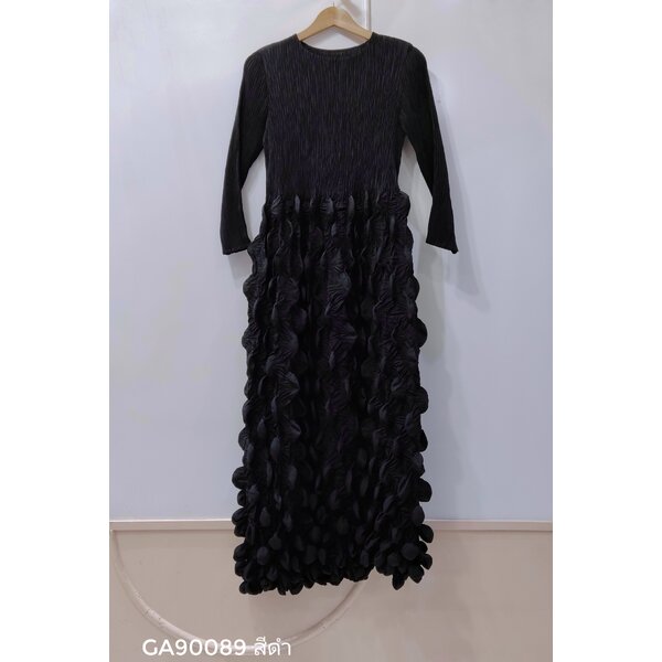 อกถึง 50 ยาว 51 นิ้ว 2MUAY รุ่น GA90089 เดรสอัดพลีทผ้าเนื้อ Matte LONG SLEEVE BUBBLE PLEATED DRES...