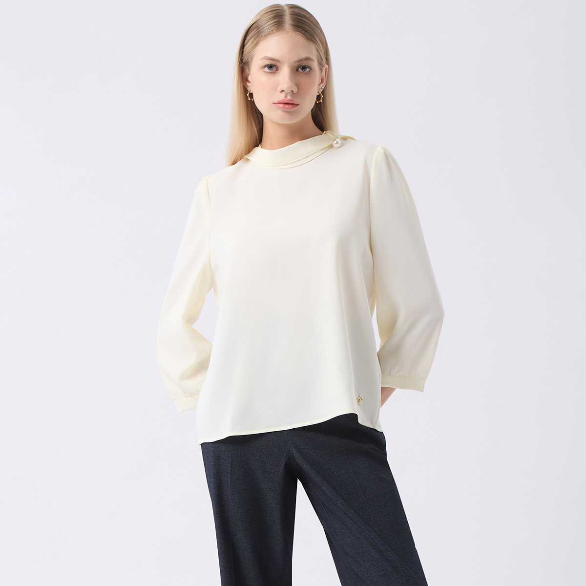 เสื้อเบลาส์แขนยาวคอจีนแต่งผ้า | Stand Collar Blouse with Neckerchief | 04912