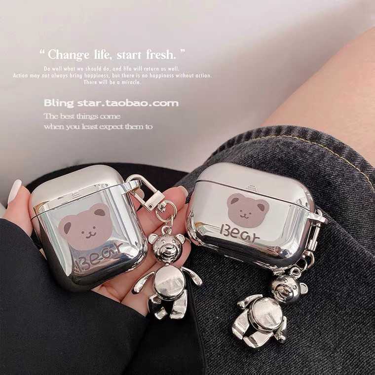 ♥ เคส Airpods : 🧸 ยางสีเงินลายหมี+พวงกุญแจหมีเหล็ก ( พร้อมส่งเฉพาะรุ่น PRO )