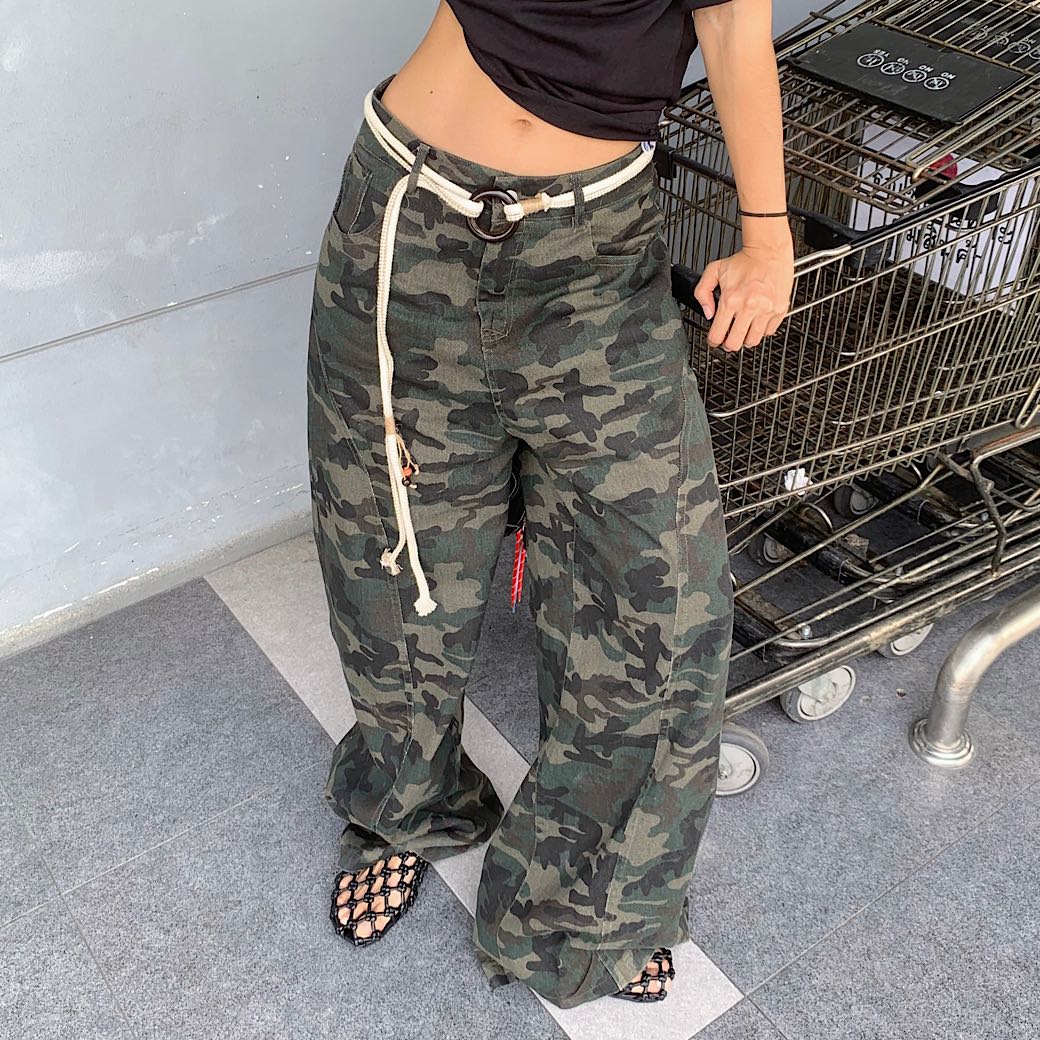 Camouflage baggy denim