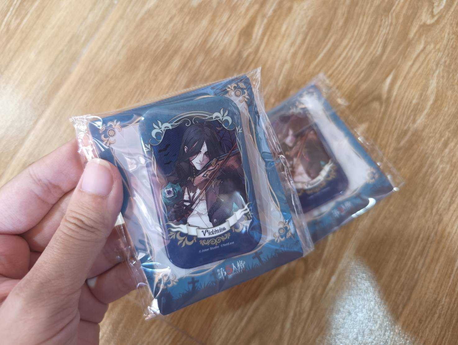 เข็มกลัดคอนเสิร์ตฮาโลวีน CN -  อันโตนิโอ