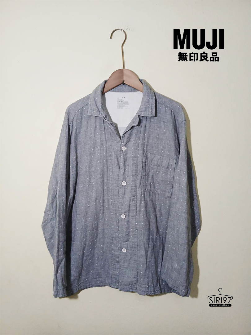 เสื้อเชิ้ตคอปกแขนยาว MUJI สีเทาอ่อน ลายจุด สภาพ85%