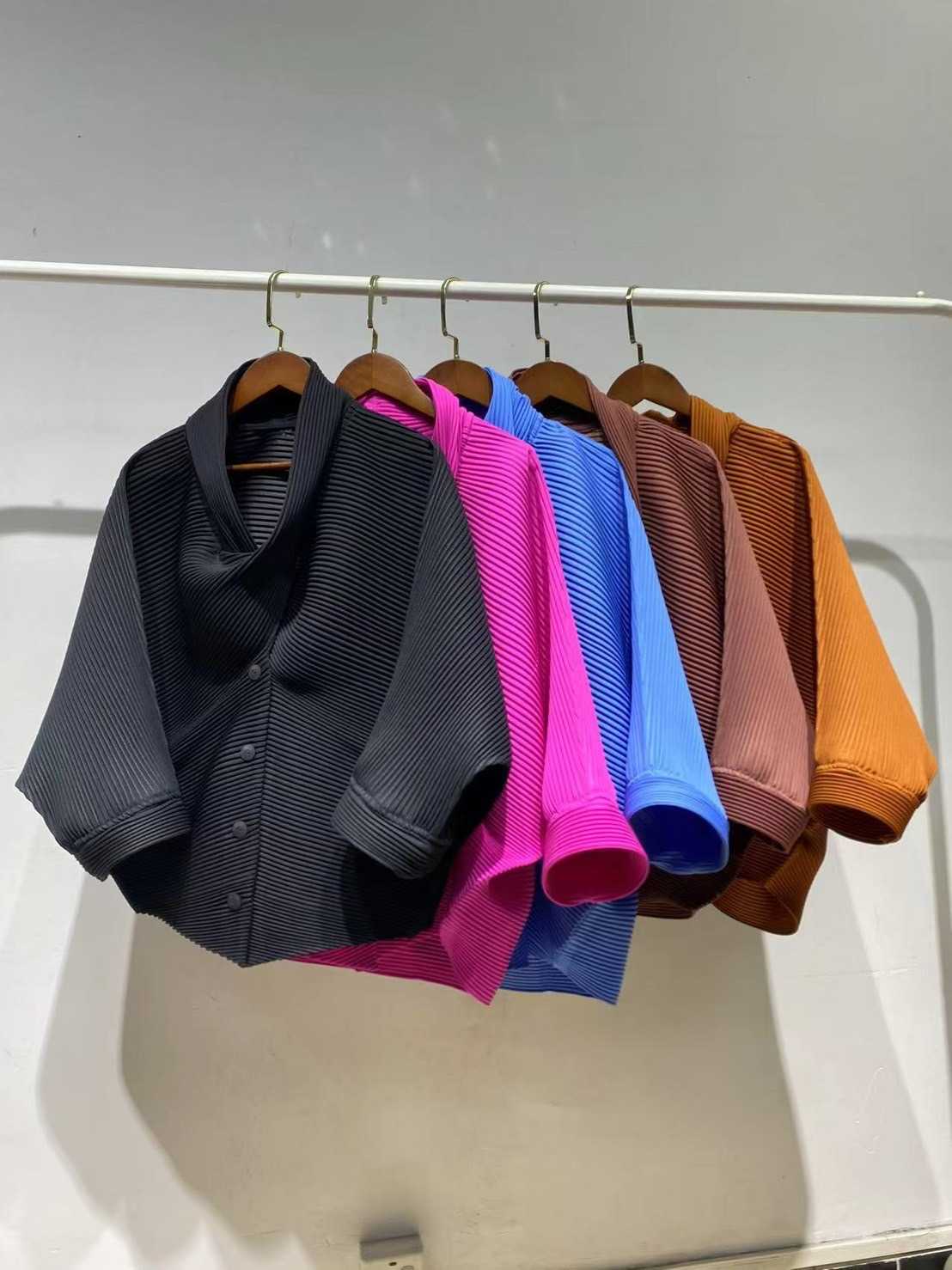 Pleatbynisa A526 เสื้ออัดพลีท เนื้อผ้าPolyester100%