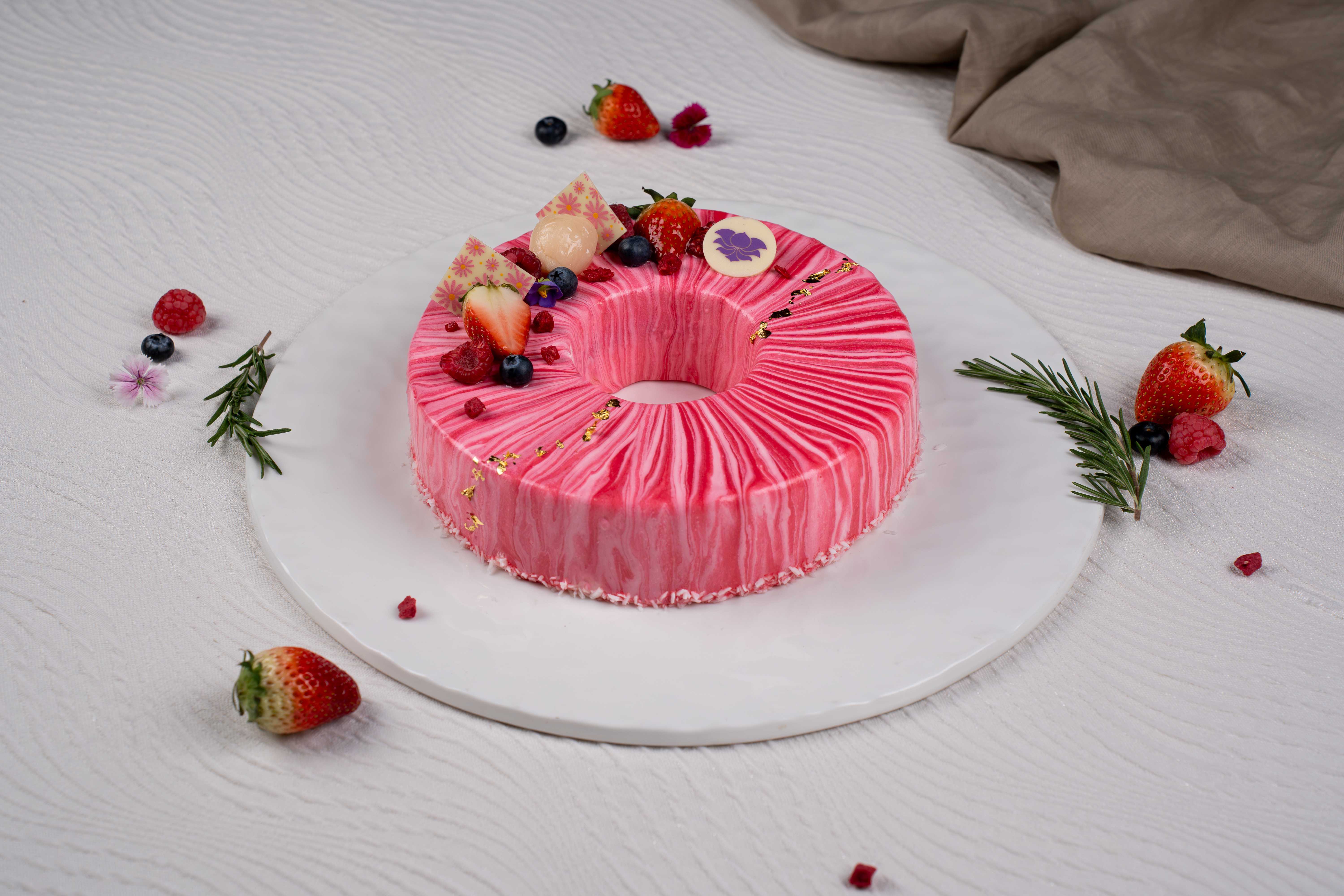 [Pre-order] Lychee Rose Berry Compote Mousse Cake