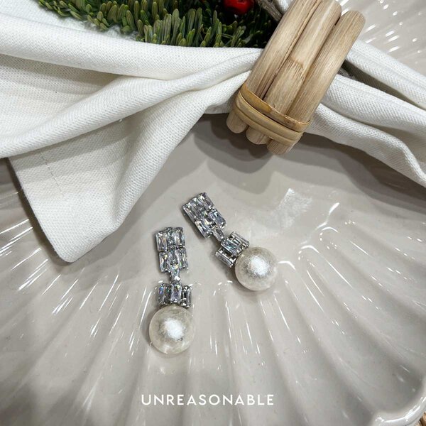 ต่างหูมุก Drop Earrings ก้านเงิน ต่างหูหนีบ UA0976-01 Unreasonable Accessories