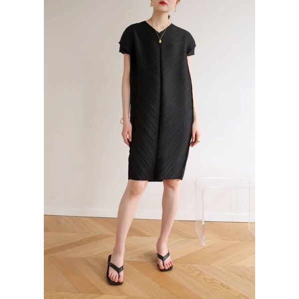 2MUAY รุ่น GJO8010 V NECK PLEAT DRESS เดรสผู้หญิง เดรสพลีทคุณภาพ 6สี FREE SIZE