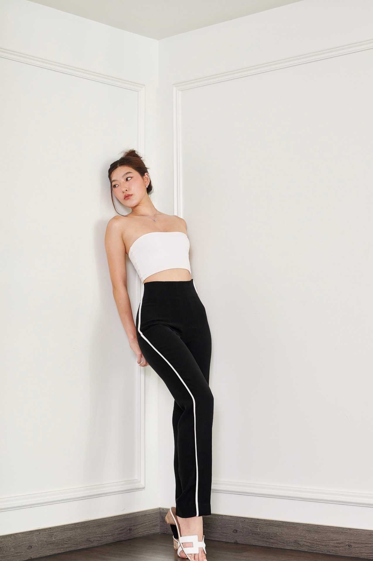 CURVF Kenni Pants Black กางเกงขายาวเอวสูงสีดำ