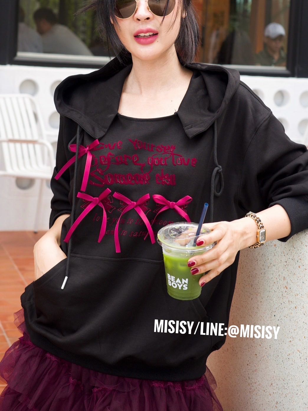 เสื้อฮู้ดดำ