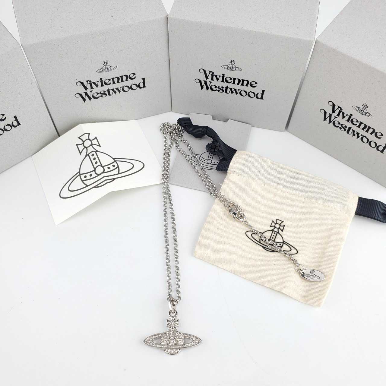 สร้อยคอ Vivienne Westwood Necklace รุ่น Mini Bas Relief Pendant / Platinum Crystal Brass