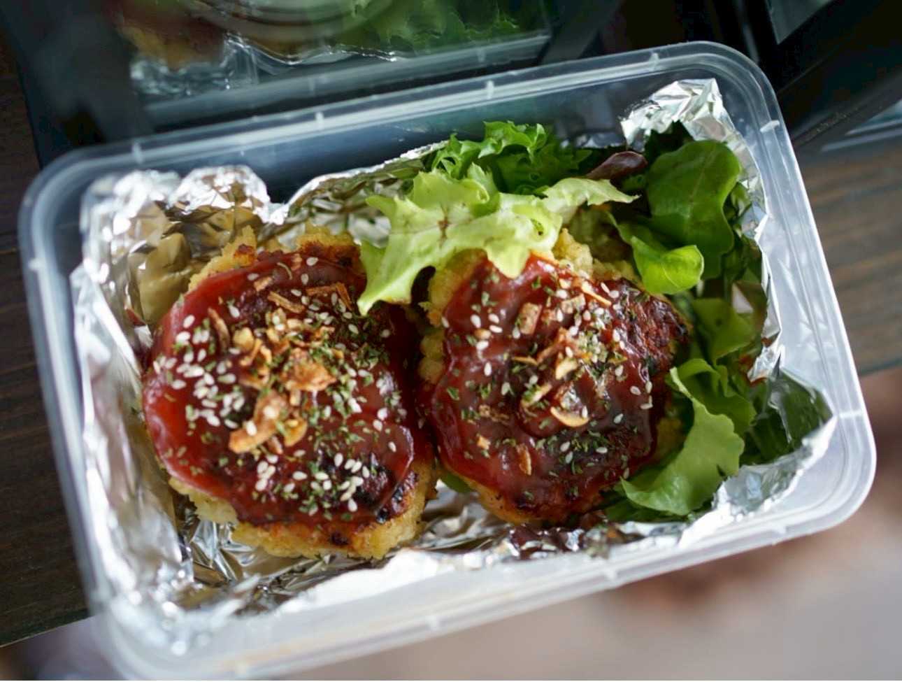 Pre HappyDeli - สเต็กไก่ฮัมเบิร์ก ซอสญี่ปุ่น (Pre-order)