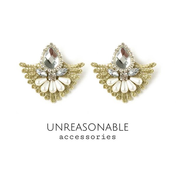 ต่างหูลูกไม้ สีทอง น้ำหนักเบา สวยใส่สบาย UA0027-02 Unreasonable Accessories