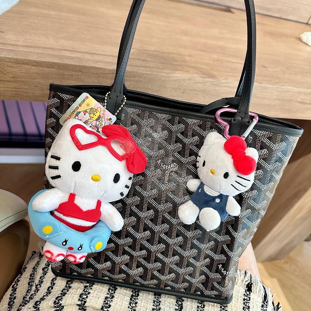 Hello kitty bikini❤️keychain