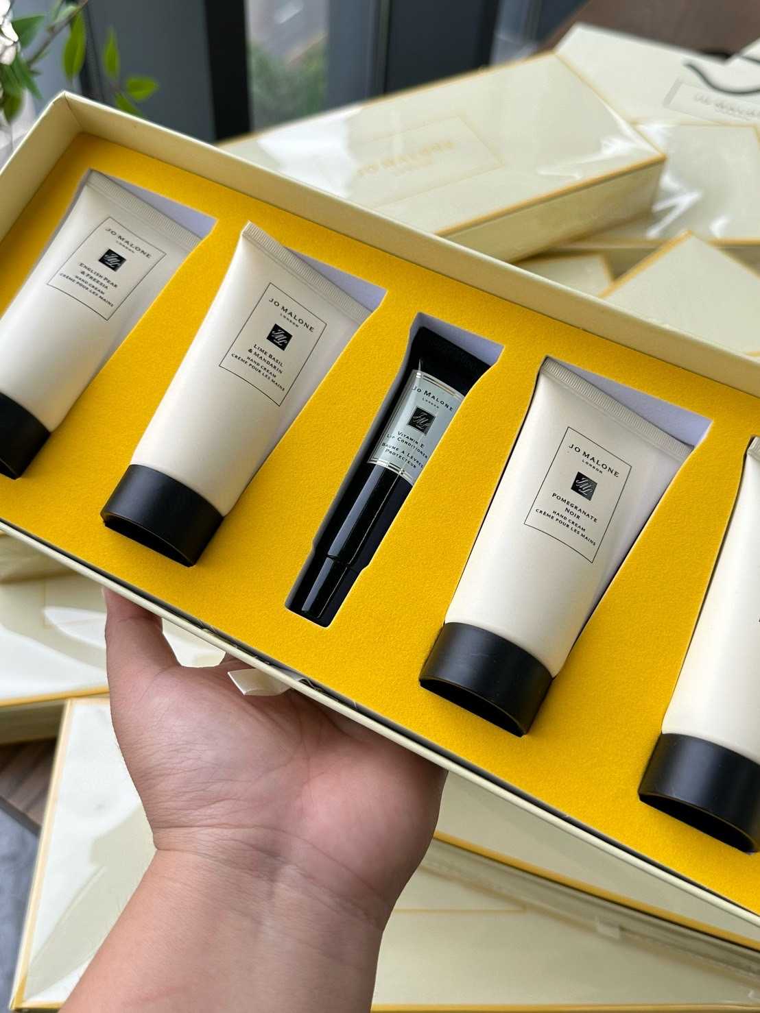 JO MALONE GIFT BOX SET  Jo Malone London UK Pear VE  Gift Set