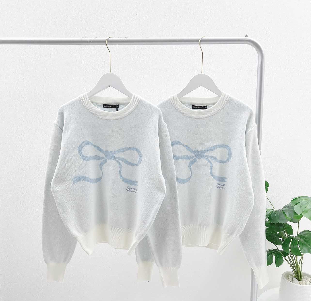 Ronron Heart Ribbon Knit (Ivory/Blue)
