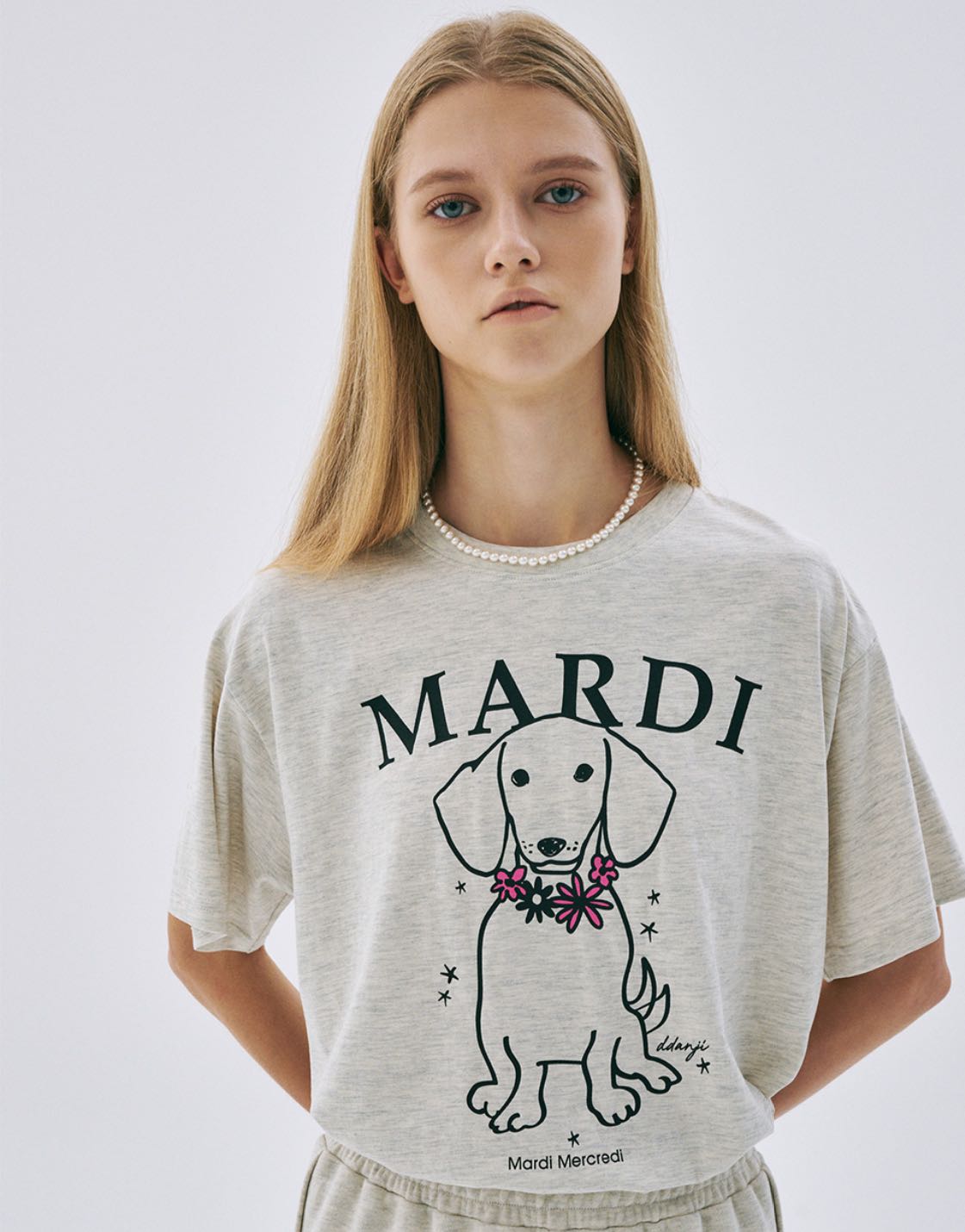 TSHIRT SWING THE TAIL DDANJI FLOWER NECKLACE_OATMEAL PINK