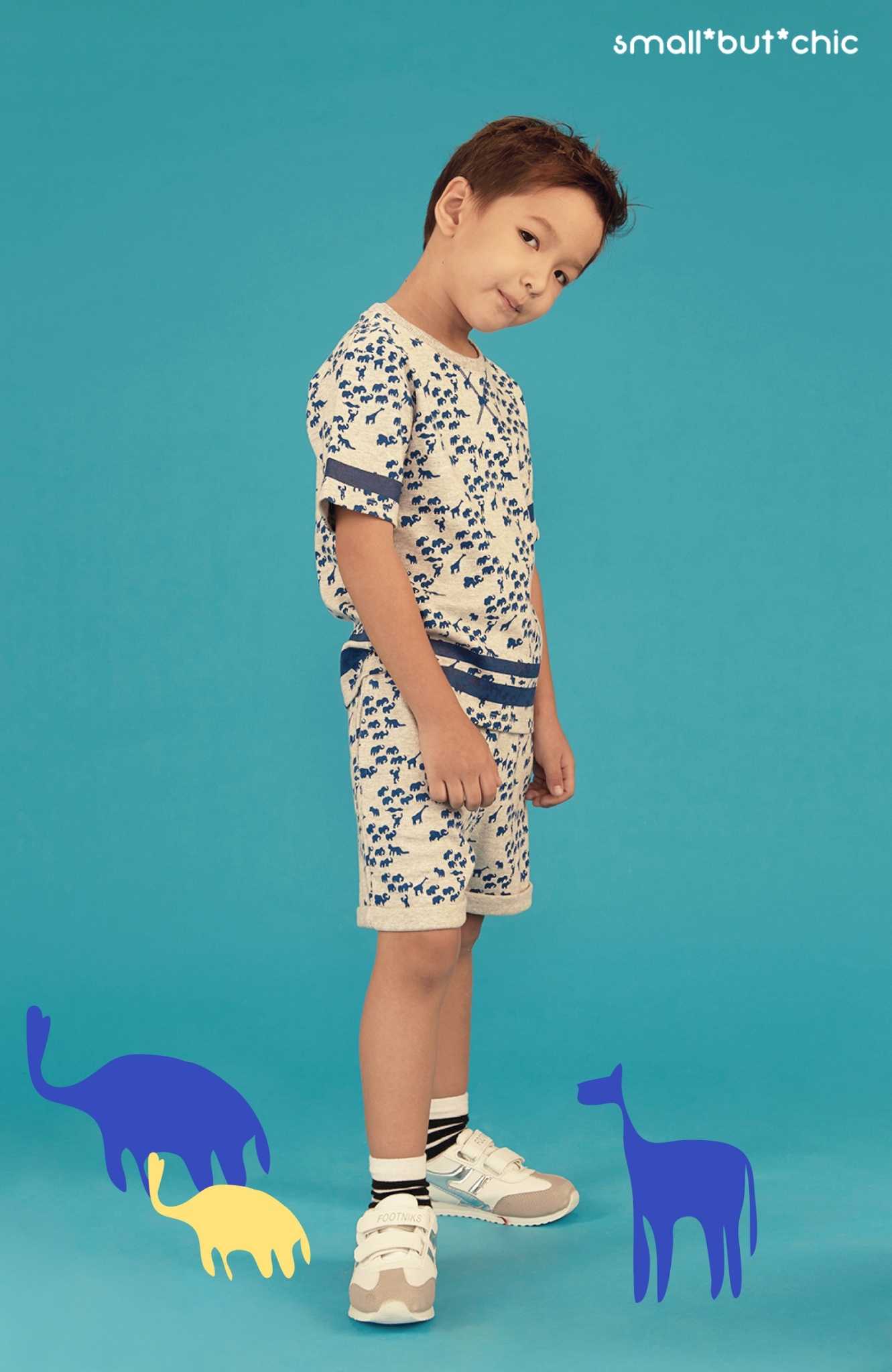 เสื้อคอกลมสีเทา พิมพ์ลายสีน้ำเงิน(TS-159T)