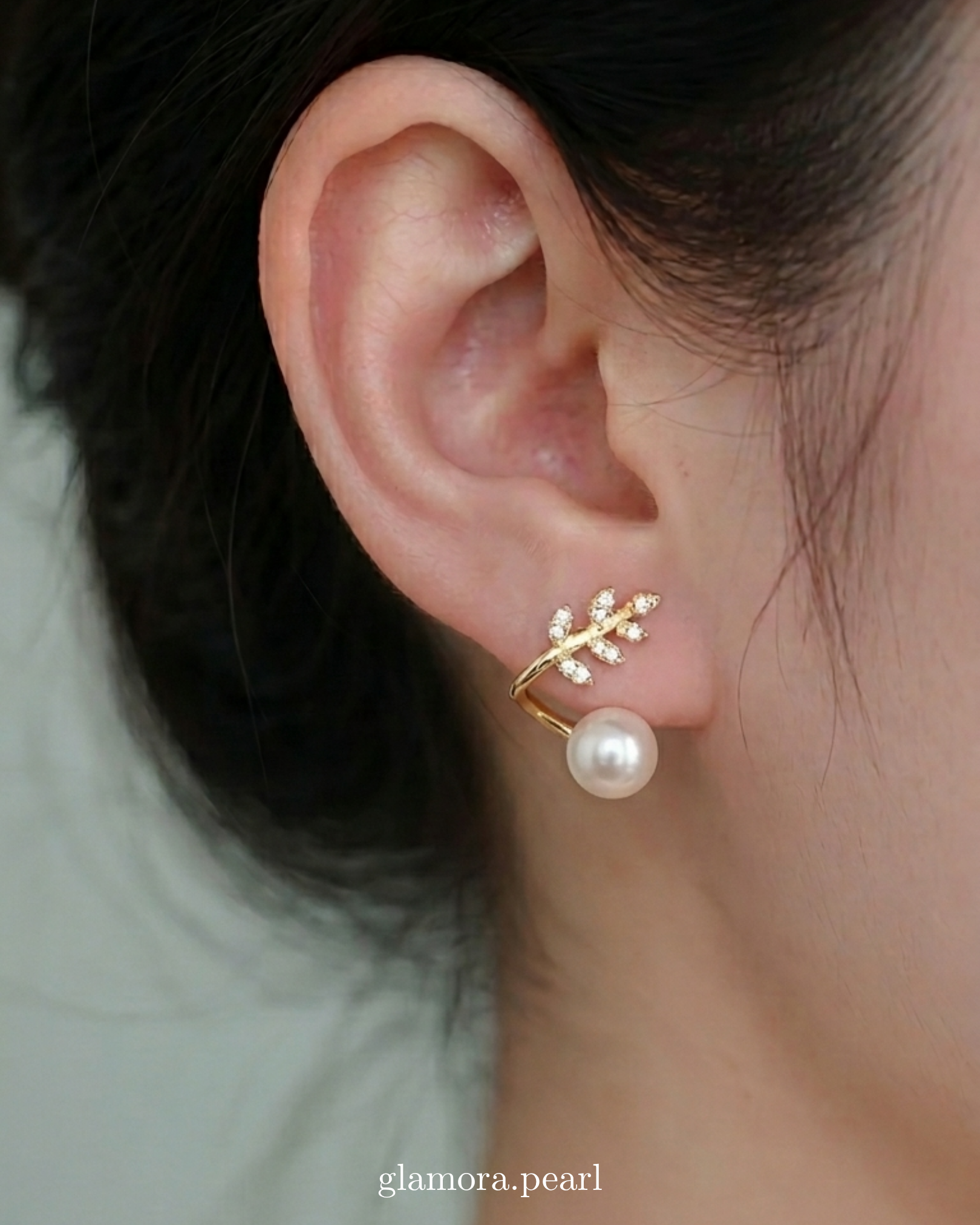 E08 ต่างหูไข่มุกแท้ รุ่นLaurel Pearl  ตัวเรือนเงินแท้ชุบทองคำแท้ 18K / ฝังเพชร CZ