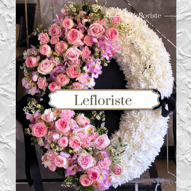 พวงหรีดดอกไม้สด Elegant Tribute 16
