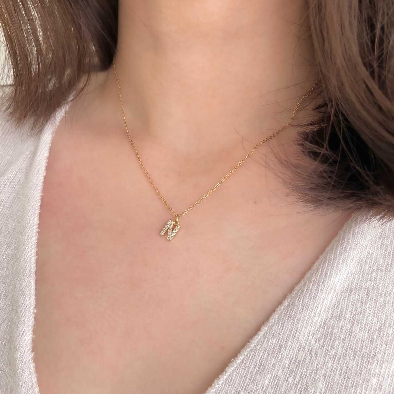 [ Brass with gold plated ] สร้อยพร้อมจี้ Shimmer Innitial Necklace จี้ตัวอักษร U-Z