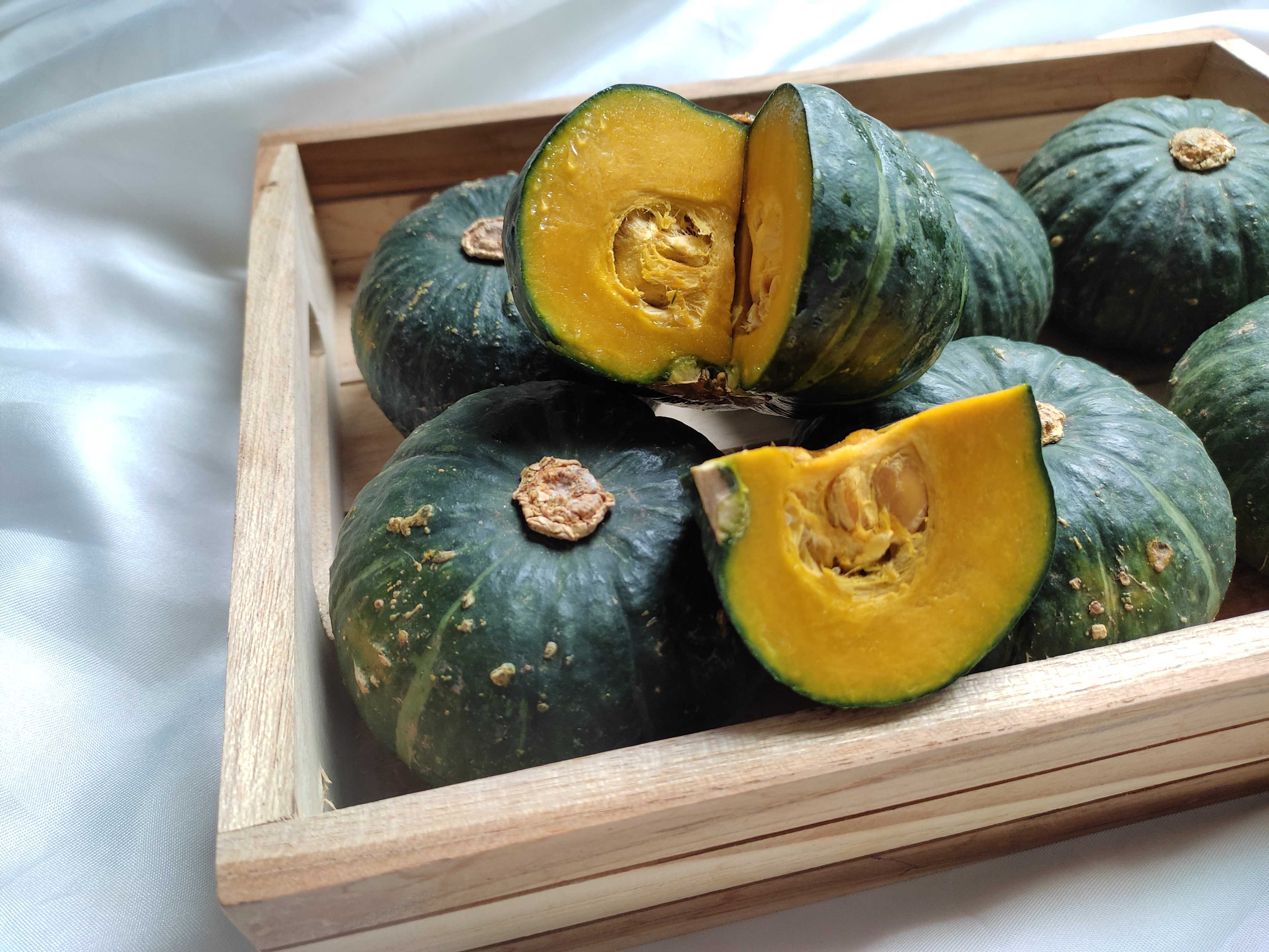 ฟักทองจิ๋ว ฟักทองญี่ปุ่นมินิ Miniball Pumpkin (350g 450g)