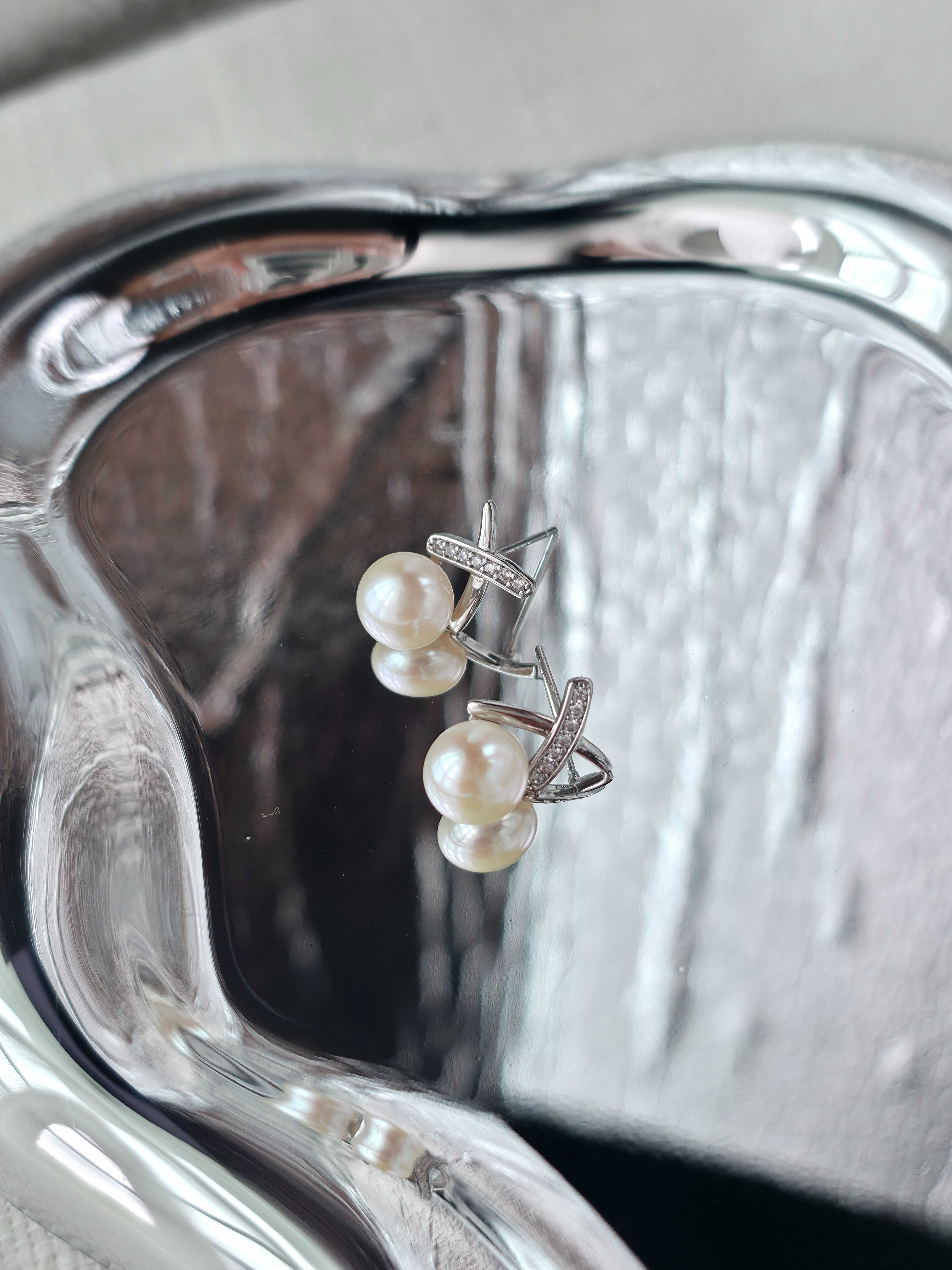 E12 ต่างหูไข่มุกแท้ คัดเกรด6A รุ่น The Ivy Cross Pearl Earring ไข่มุกขนาด ตัวเรือนเงินแท้ S925.